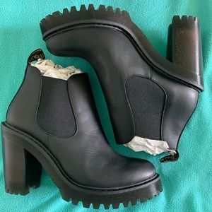 Doctor Martens Hurston Black Women’s Leather Boots